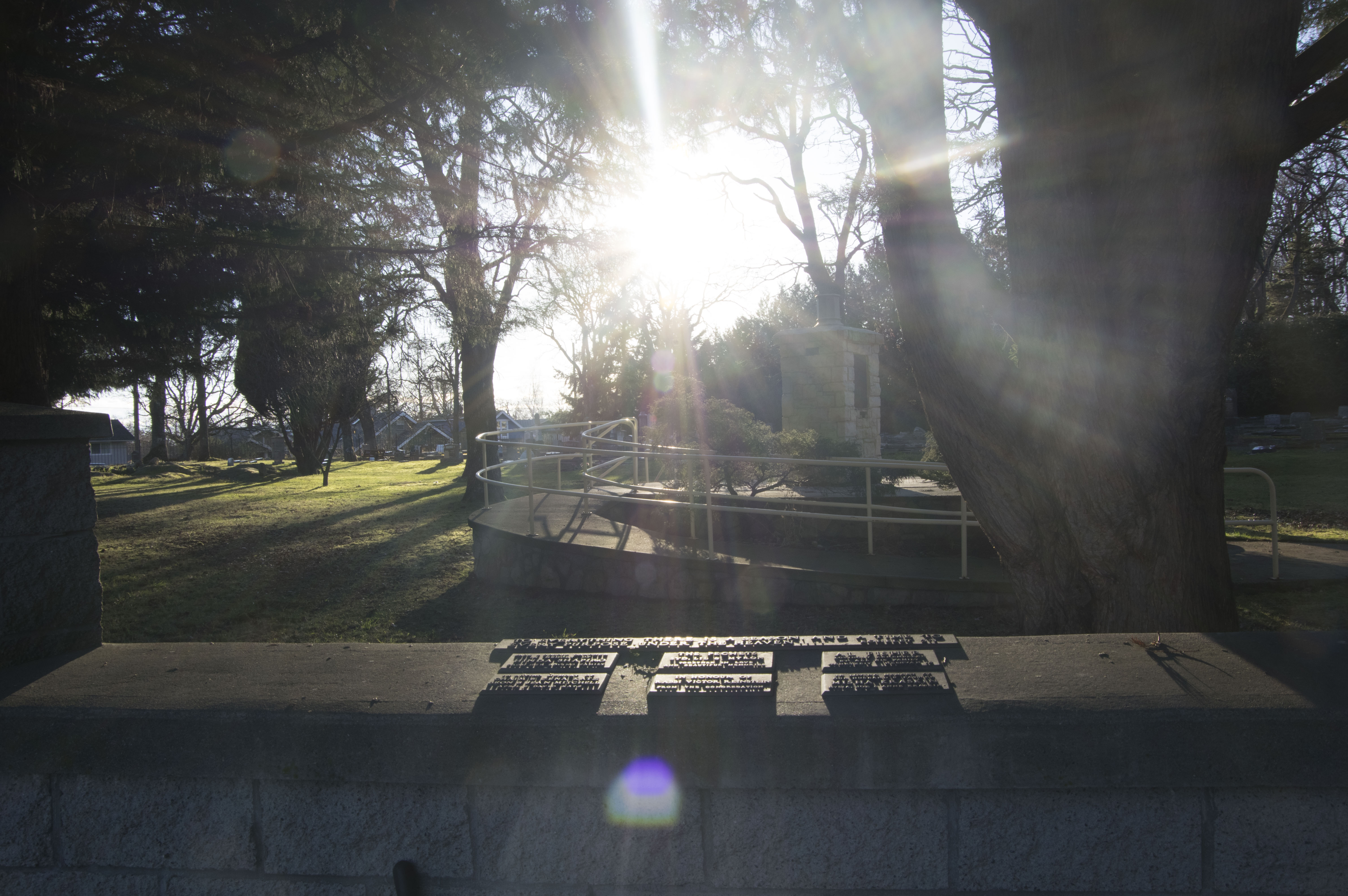 War Memorial at the Emmanu-El Cemetery, Victoria BC. Image by Melanie Heizer, February 2017.