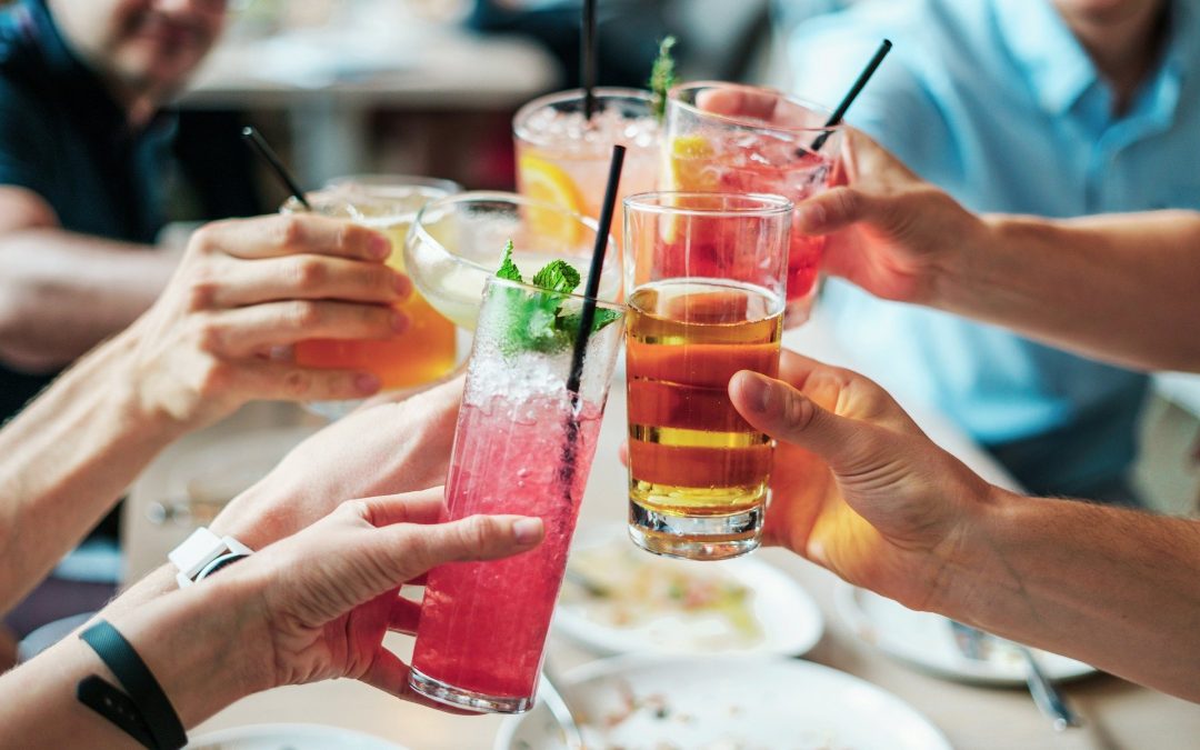 7 Tips for Socializing when You Don’t Drink